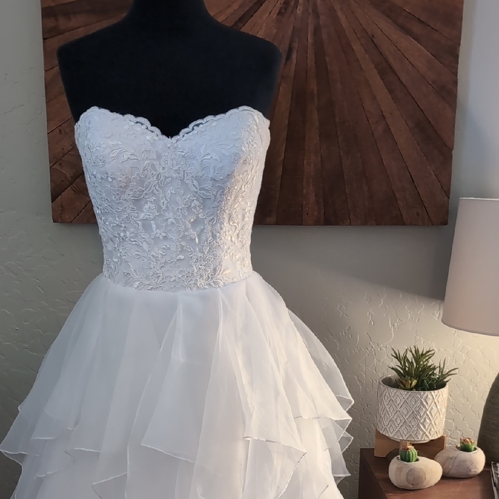 DAVID'S BRIDAL Organza Wedding Ball Gown - Picture 5 of 14